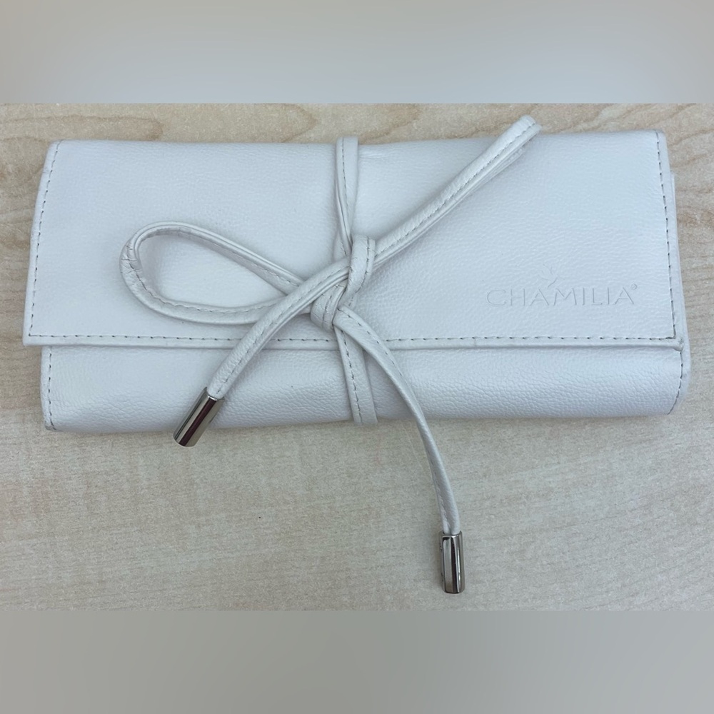 Chamilia Jewelry Travel Pouch White Leatherette Tie up Bag 4"x8"